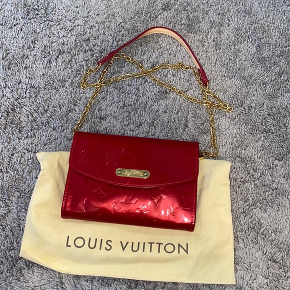 Handbags - Louis Vuitton patent leather vernis wallet onchain